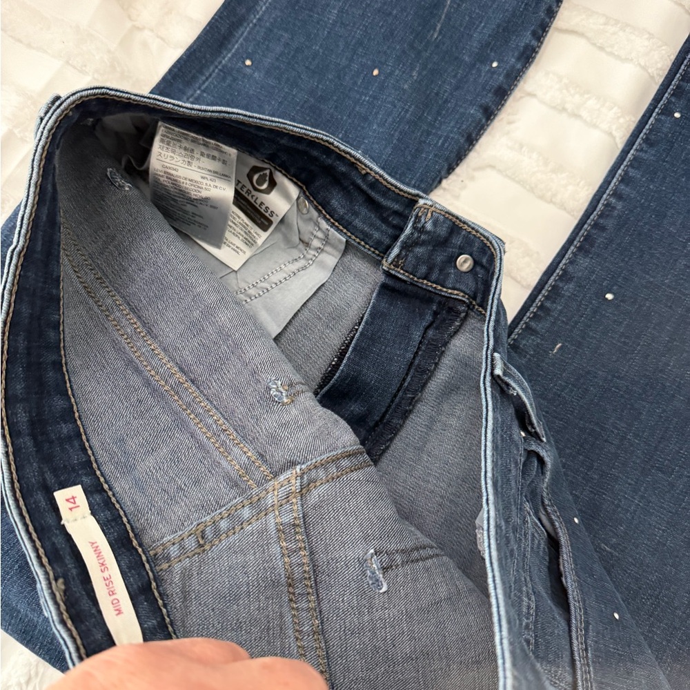 Women's Levi’s Jeans with Embellishments - Picture 8 of 9